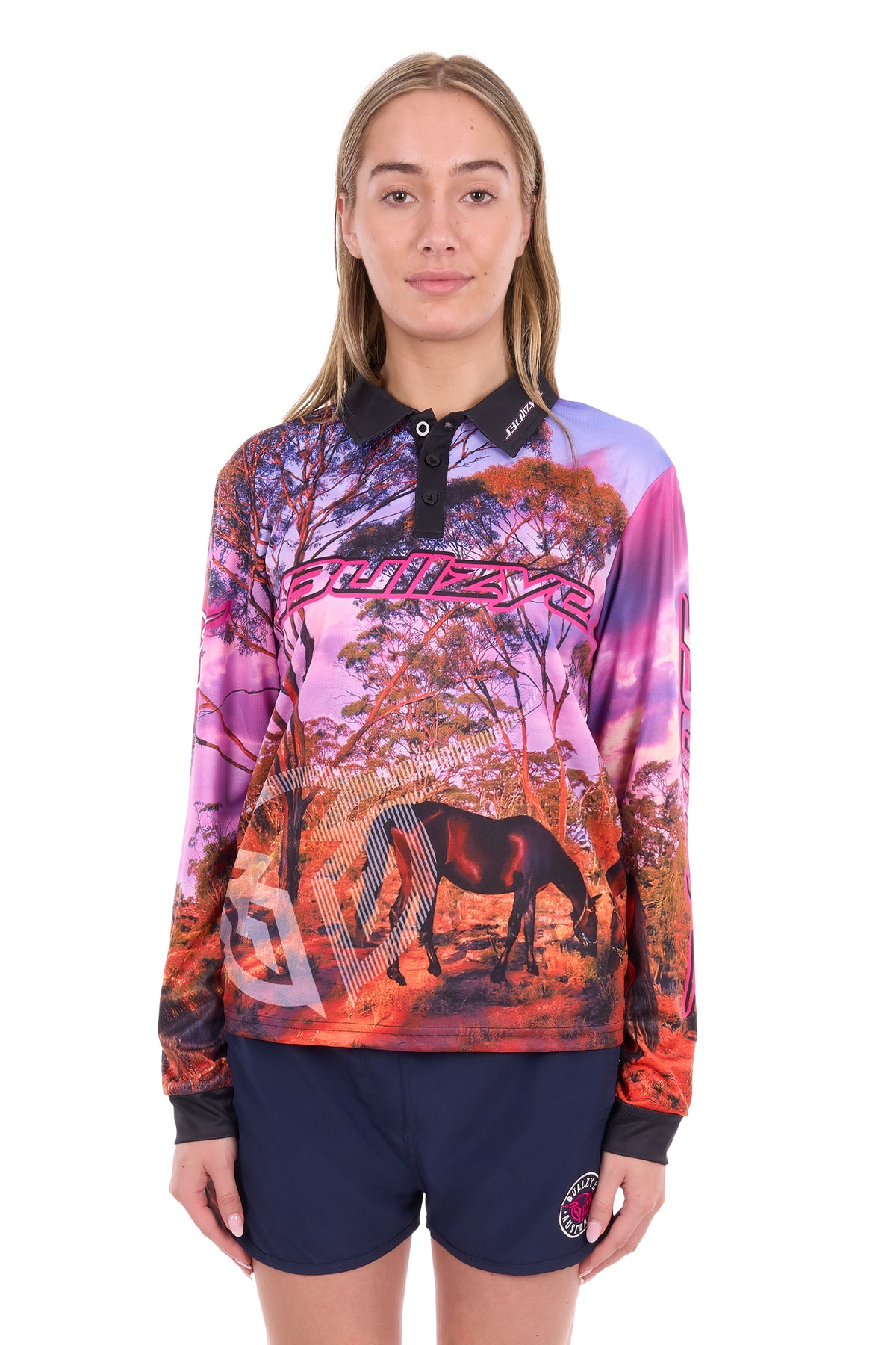 B6S2502598 Bullzye Women’s Grazing Horse Long Sleeve Tee