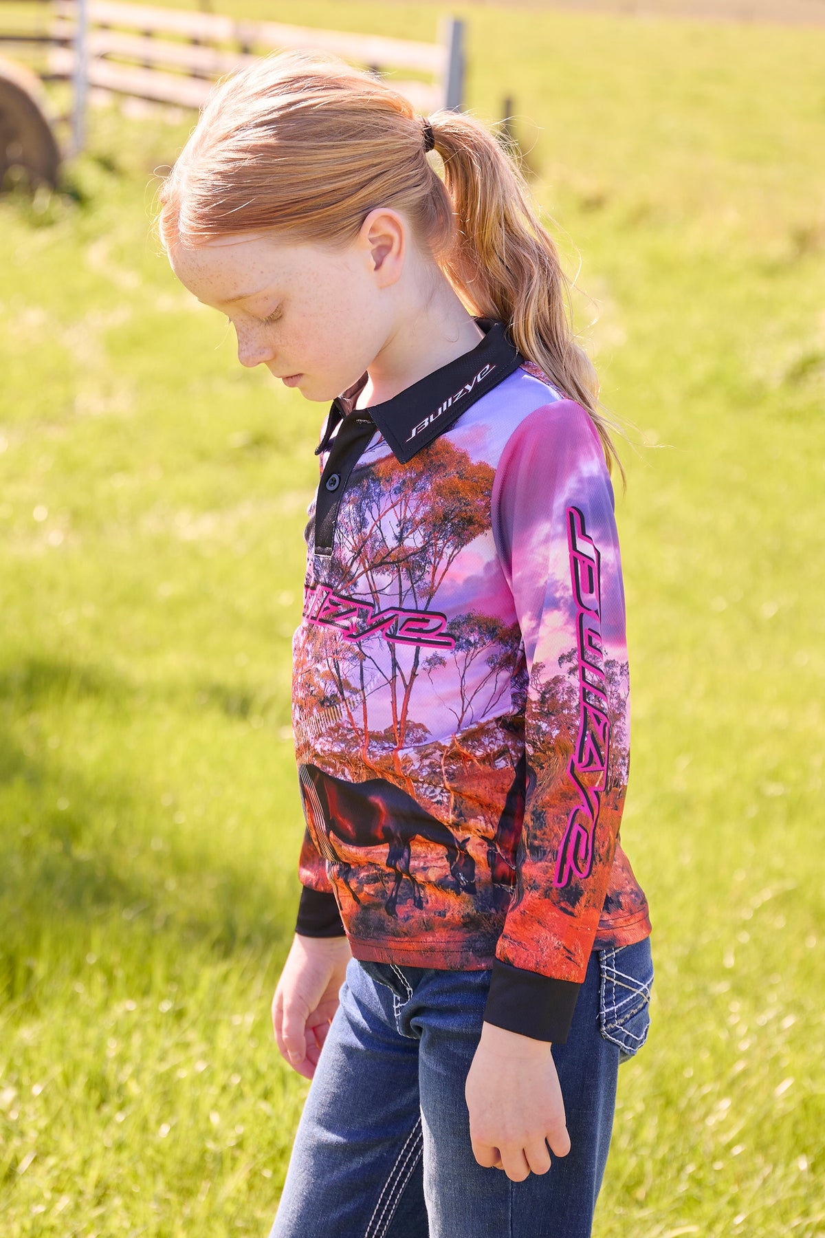 B6S5501598 Bullzye Girl's Grazing Horse  Long Sleeve Tee