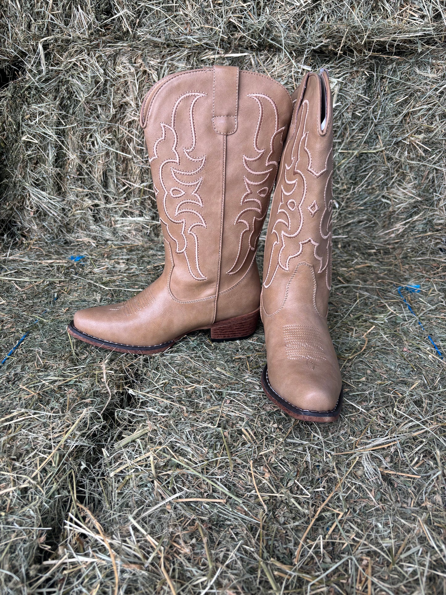 09-021-1566-3683 Roper Women's Riley Flextra Cord Beige Tan