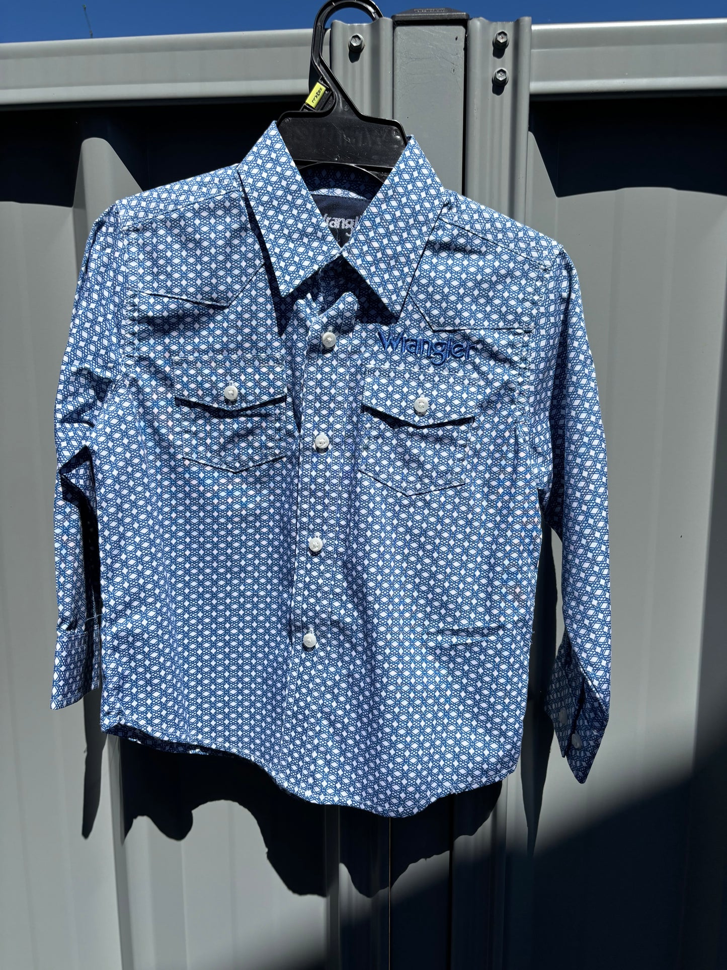 112314857 Wrangler Boy's LS Blue & White Diamond Print Shirt