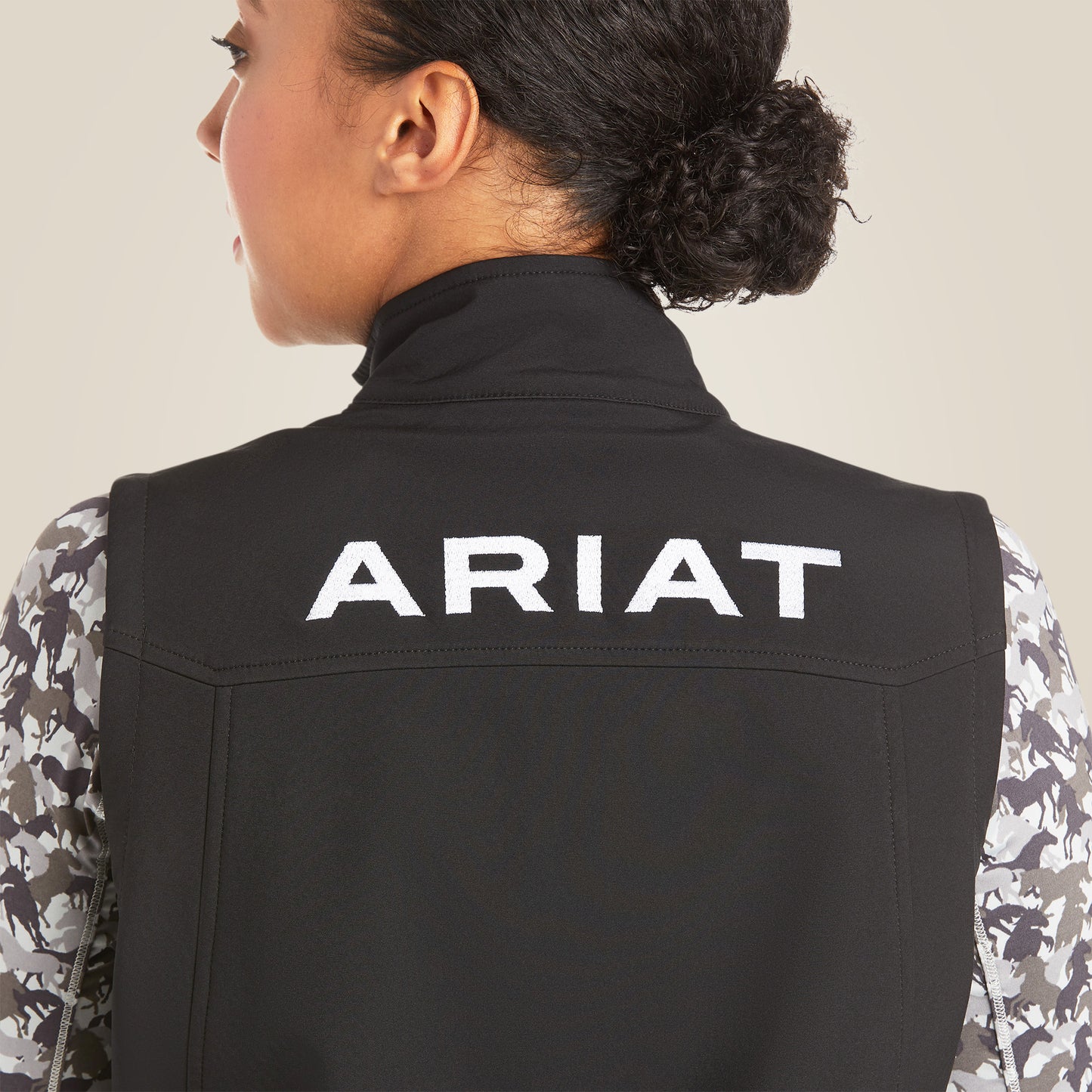 10020762 Ariat Women's New Team Softshell Vest Black