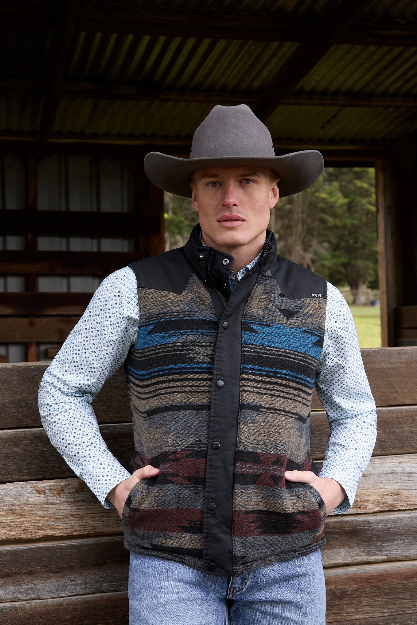 P6W1603180 Pure Western Men's Trevor Reversible Vest Charcoal
