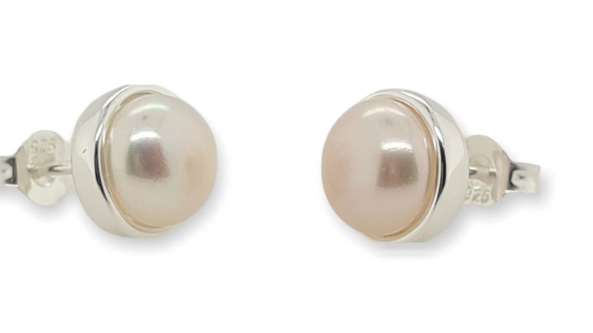 ER0232 MCJ Pearl Stud Earrings