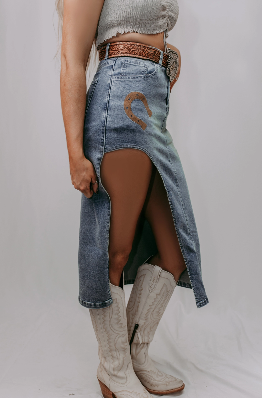 MK637 Horse Shoe Cut Out Denim Skirt