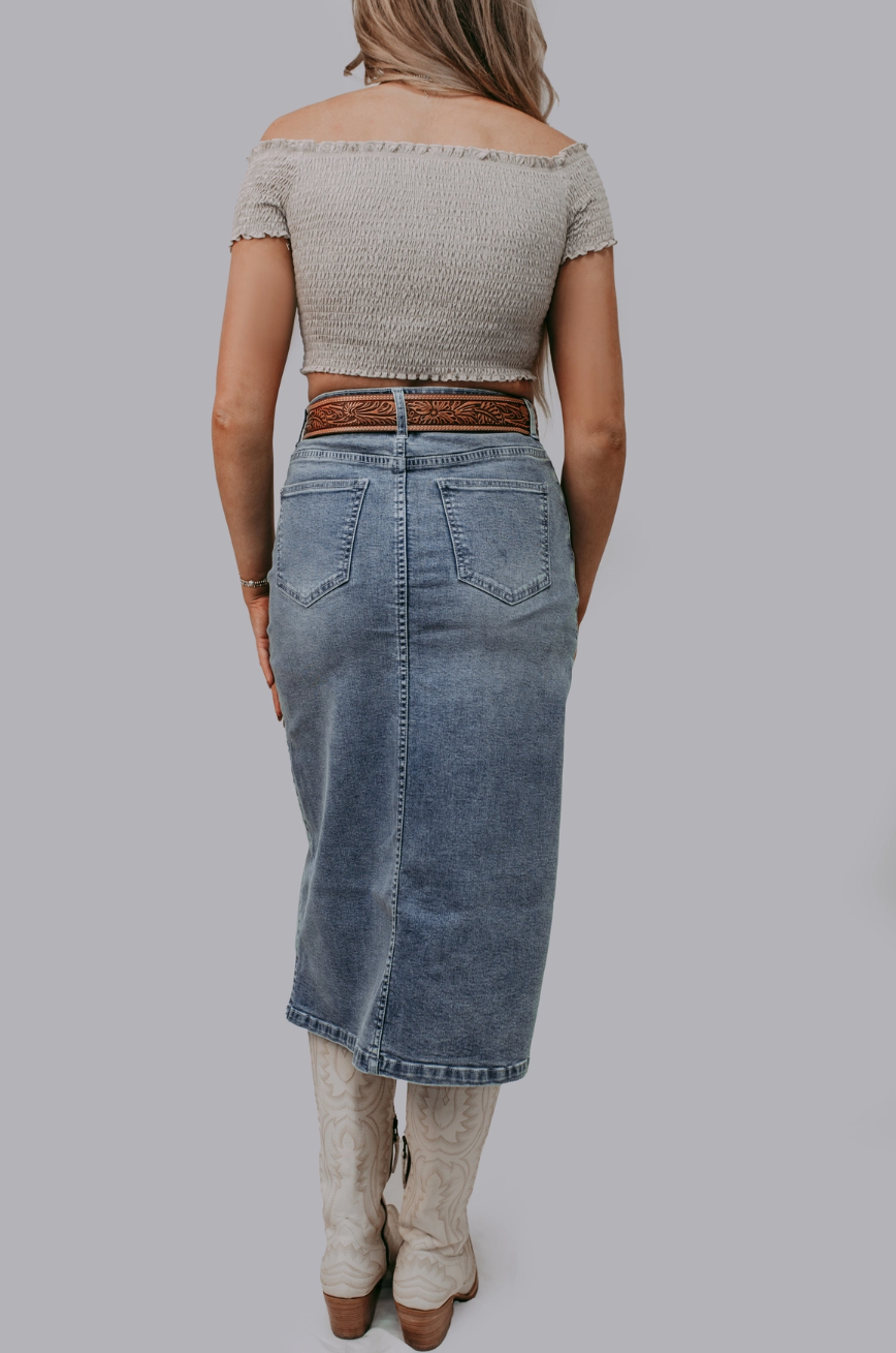 MK637 Horse Shoe Cut Out Denim Skirt