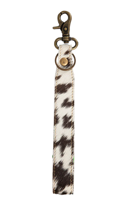 S-7562 Dasota hide key fob Black and White