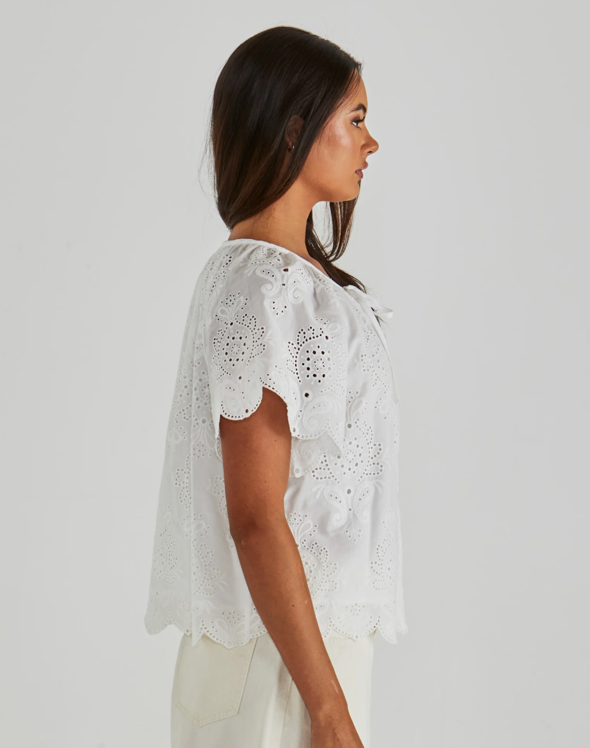 18976TWSS-WHI   Sass Ani Blouse White