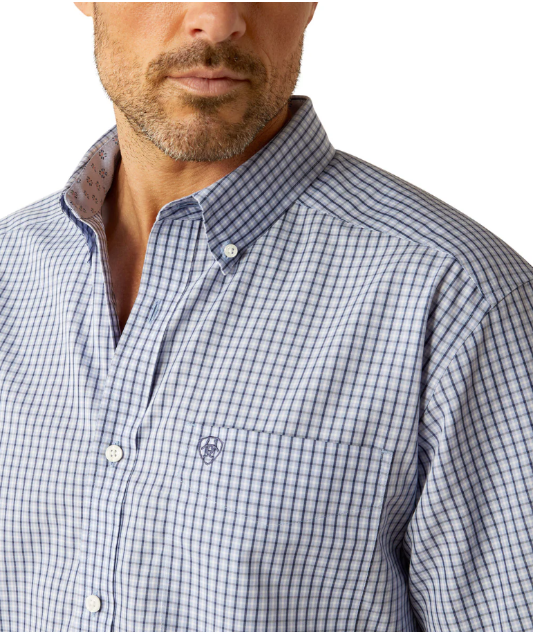 10054812 Ariat Men's Wrinkle Free Ozzy Classic Fit SS Shirt White