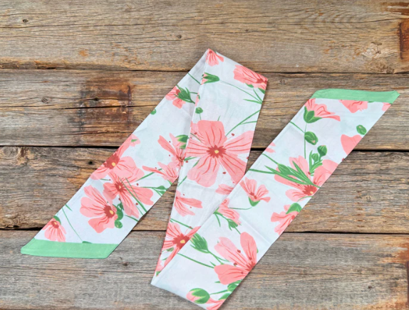 TW139 Cowgirl Necktie Pink & Green