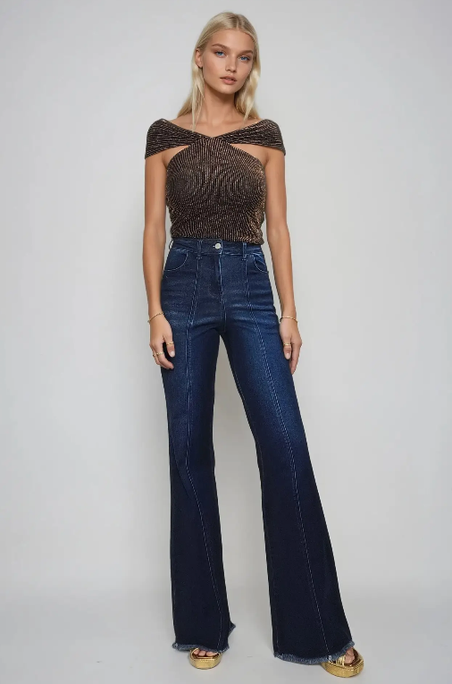 W1567TA Luxe Halter detail Top