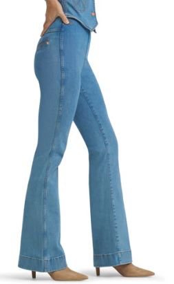 112375596 Wrangler Women's Novelty Pull On Flare