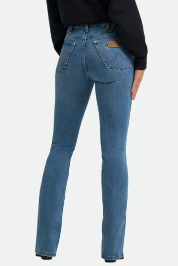 112368251 Wrangler Women's Boot Hugger Jean