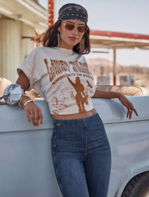 112375647 Wrangler Women's Buzzards Tee