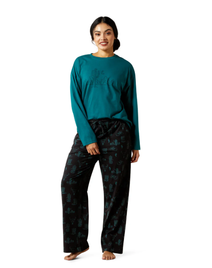 10065826 Ariat Women's Dreams PJ Set Deserted Print