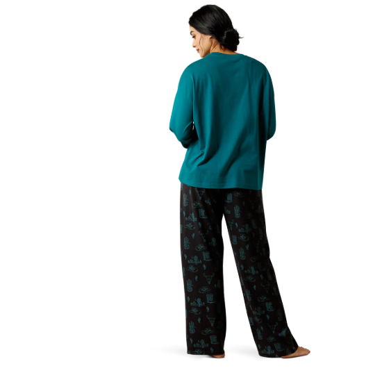 10065826 Ariat Women's Dreams PJ Set Deserted Print
