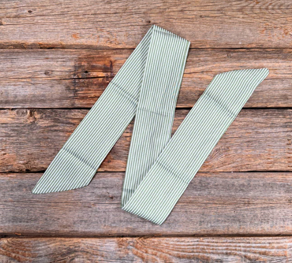 TW127 Cowgirl Necktie Green & White Skinny Mini Wild Rag