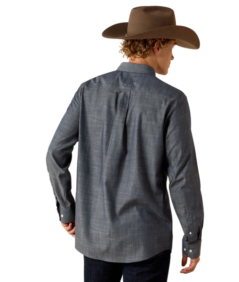 10071267 Ariat Men's Wrinkle Free Soil Pinpoint Oxford Shirt Chambray Blue