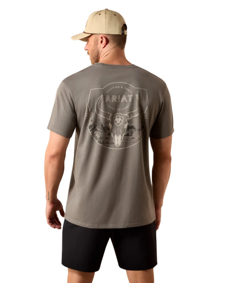10073415 Ariat Men's Desert Badge Tradition SS Tee Smoked Pearl