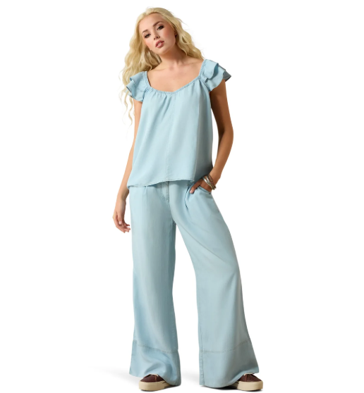 10071135 Ariat Women's Lynn SS Top Indigo Wash