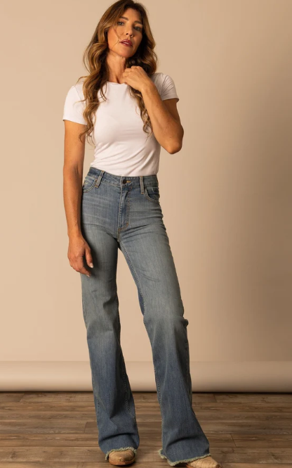 WJE0000008 Kimes Ranch Women's Olivia Light Wash Jeans 32L