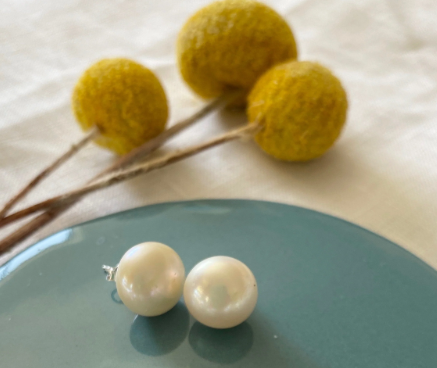 MEDST Freshwater Pearl Stud Earrings Size Medium