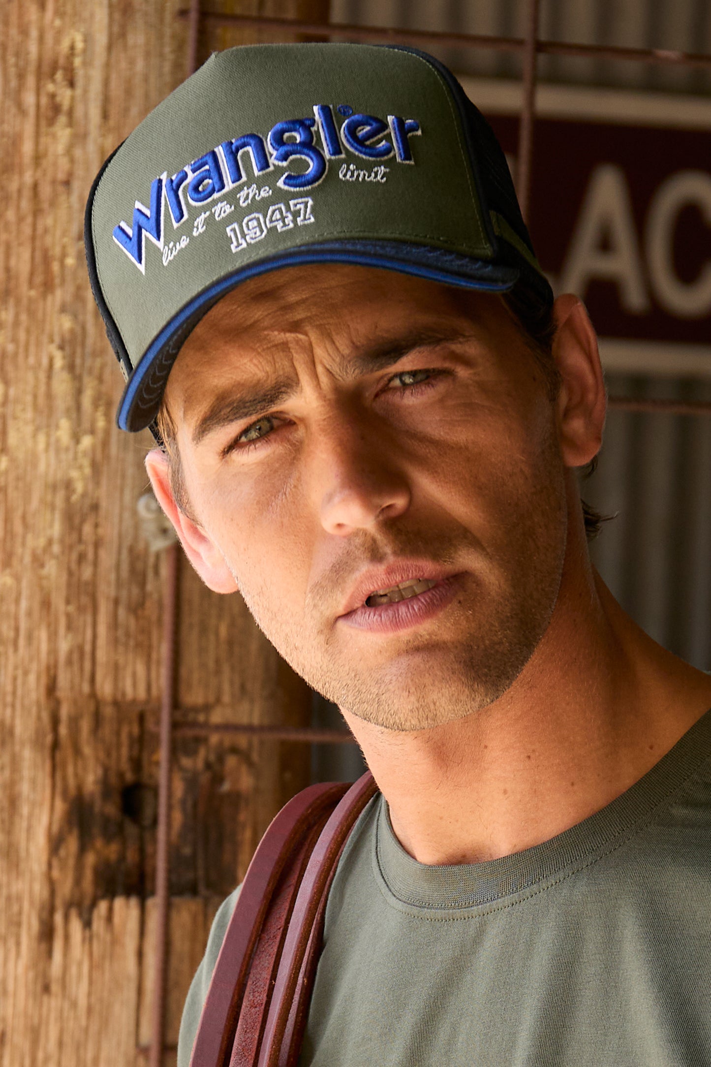 X6S1942CAP Wrangler Men's  Dave HP Trucker Cap Cypress/Black