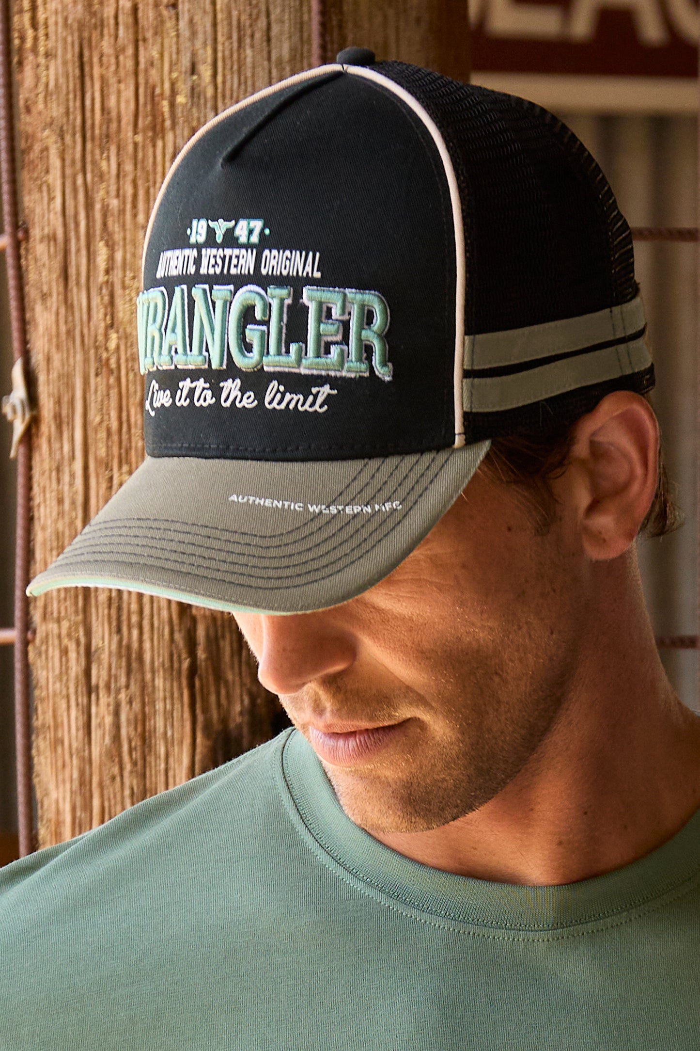 X6S1945CAP Wrangler Men's Layton HP Trucker Cap Black/Sage