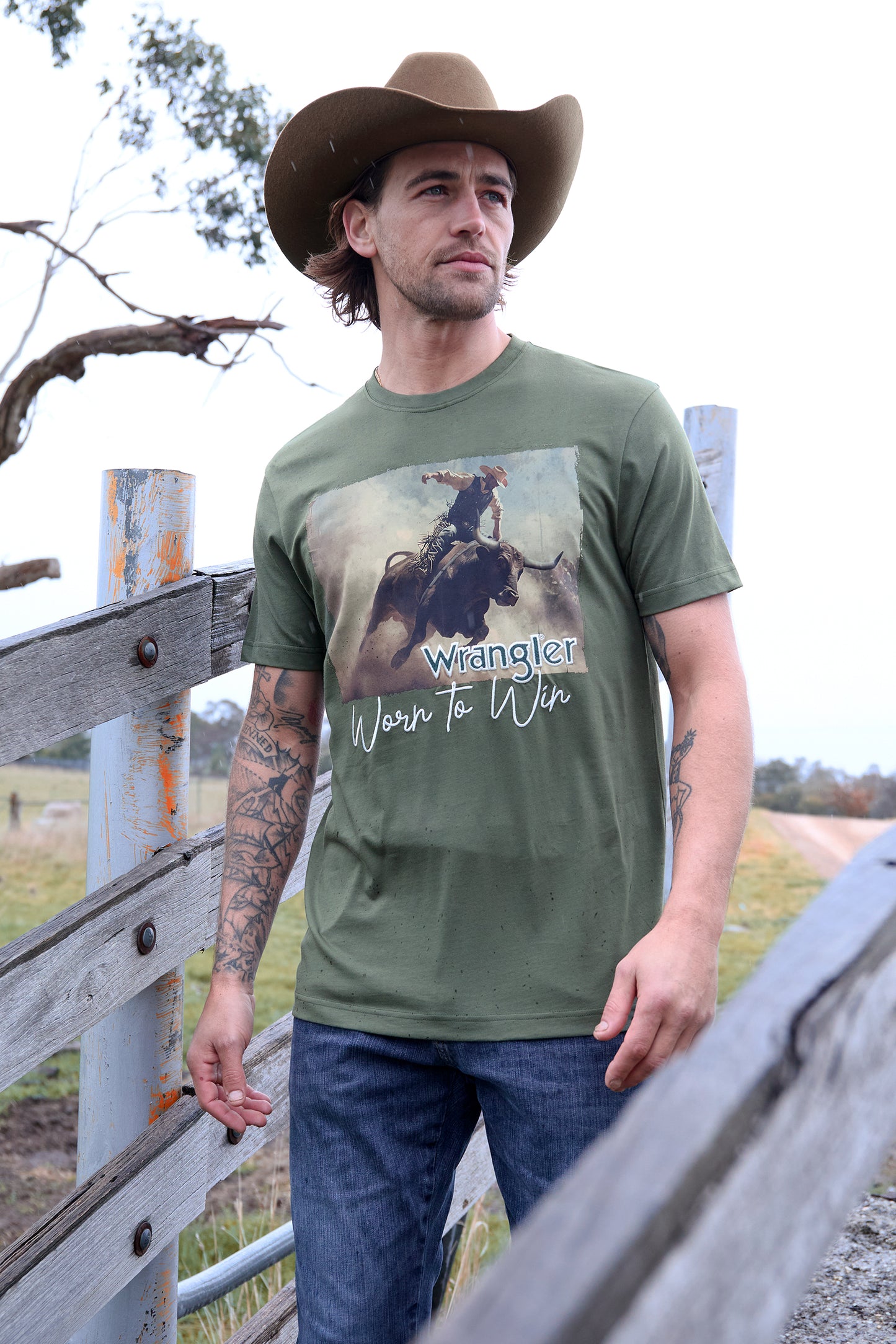 X6W1557497 Wrangler Men's Carlos Tee Cypress