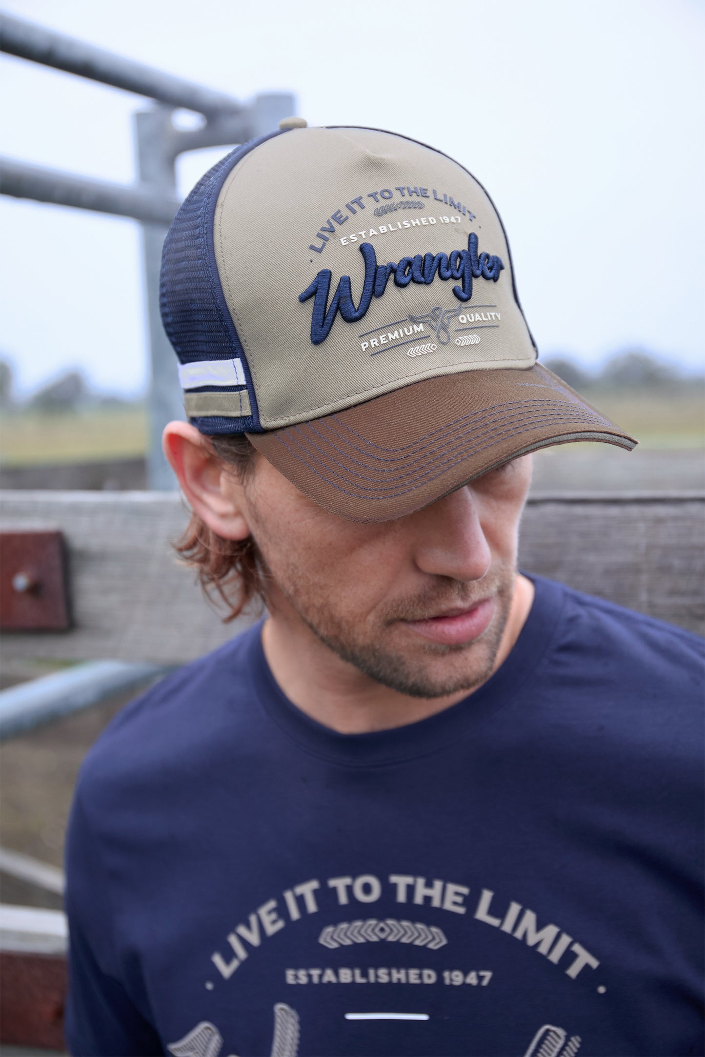 X6W1948CAP Wrangler Men's Joel HP Trucker Cap Tan/Dark Tan