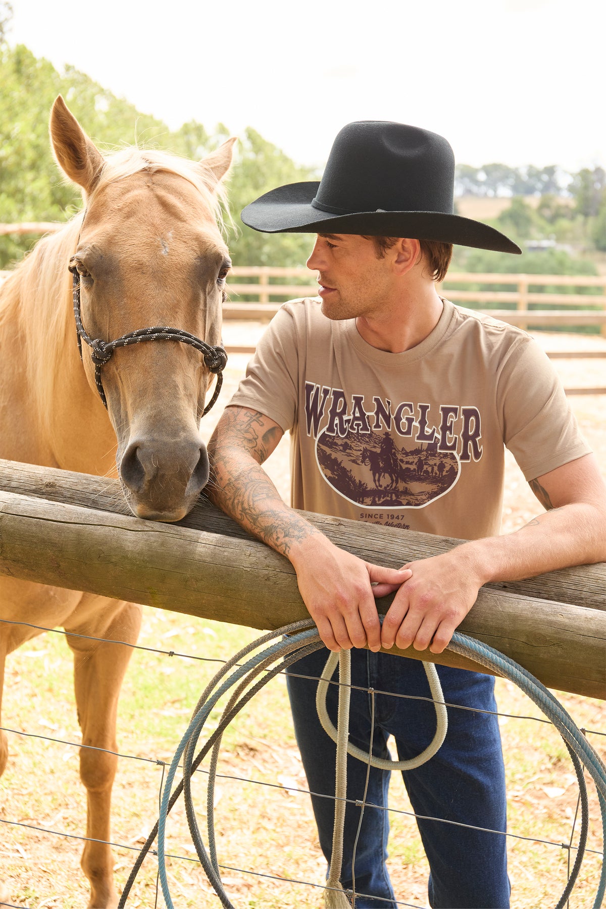 XCP1557686 Wrangler Men's James SS Tee Tan