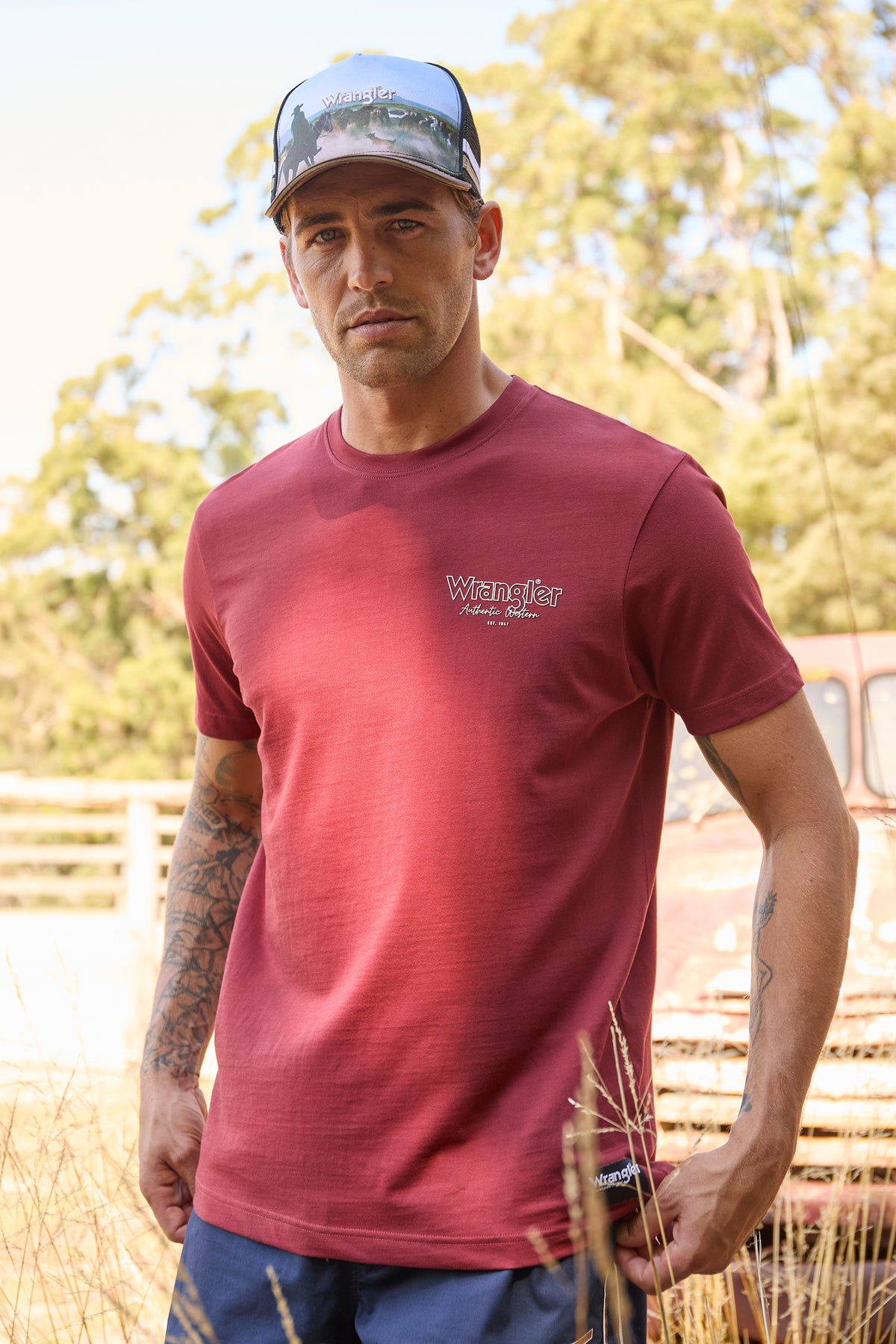 XCP1557690 Wrangler Men's Richard SS Tee Cognac