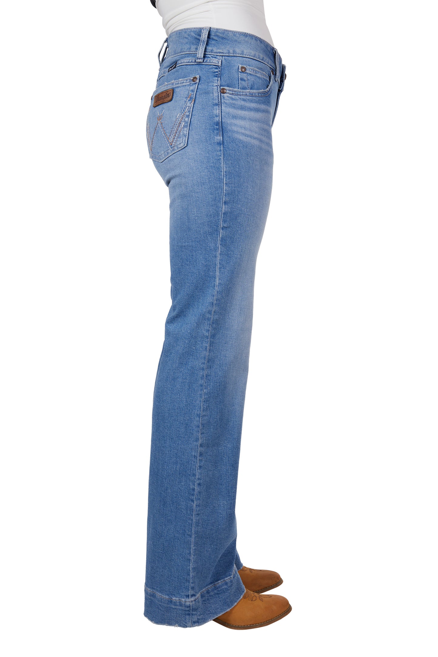 XCP2253213 Wrangler Women's Hallie Mae Jean 34 Leg