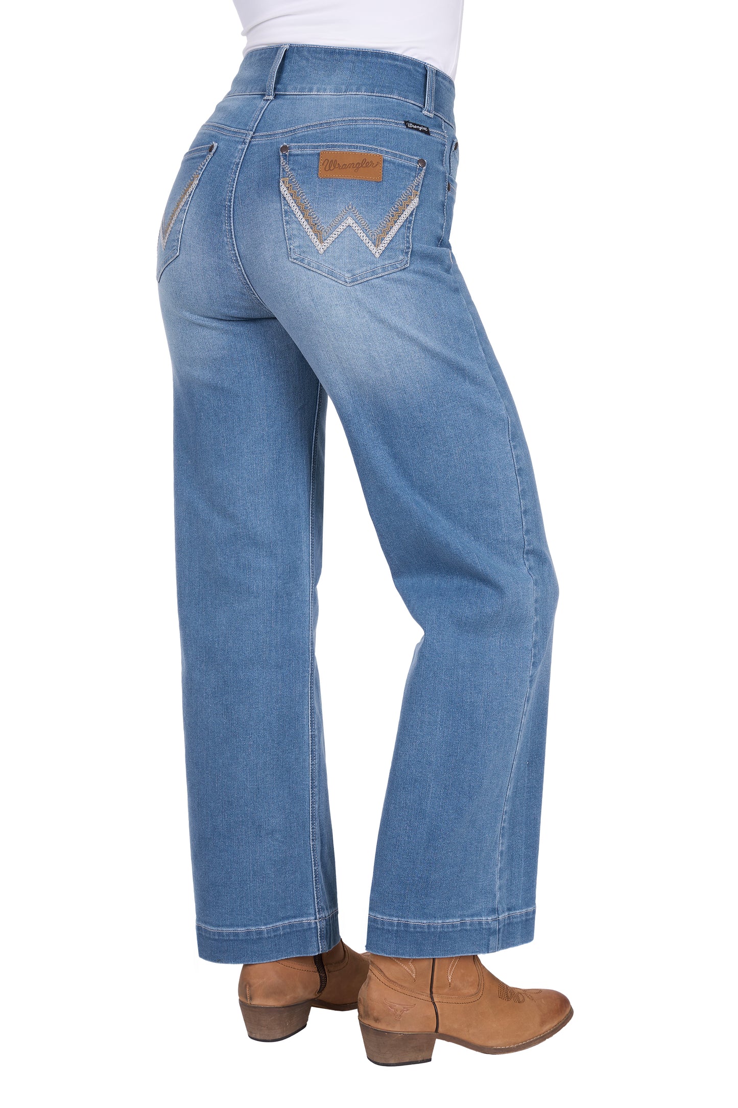 XCP2258580 Wrangler Women's Chloe HR Jean Morning Sky 30 Leg