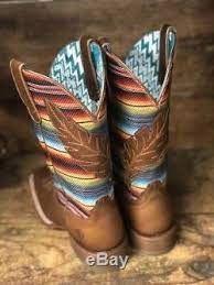 10025050 Ariat Womens Circuit Feather