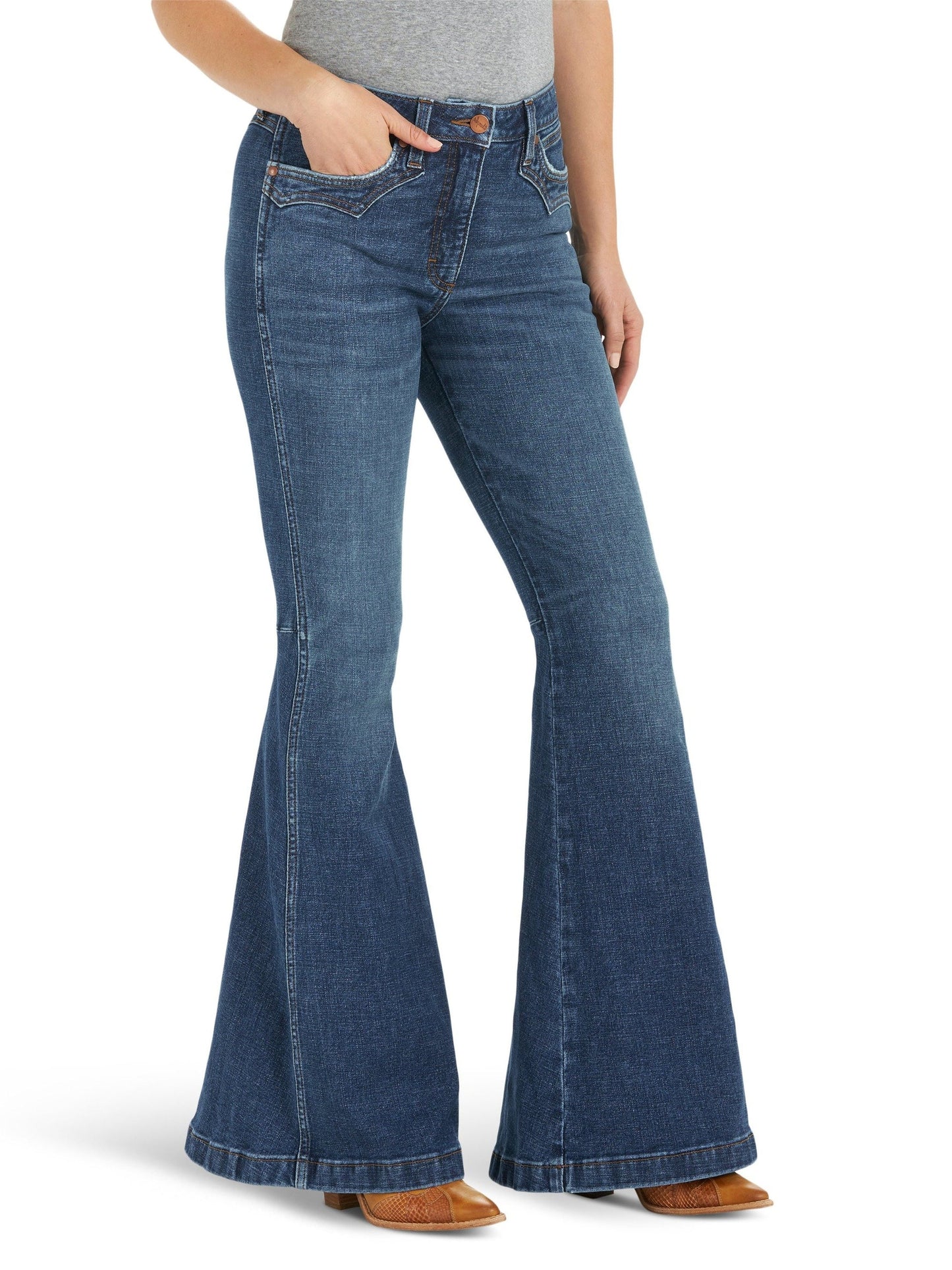 11MPFJW Wrangler Women's Retro High Rise Flare Jean