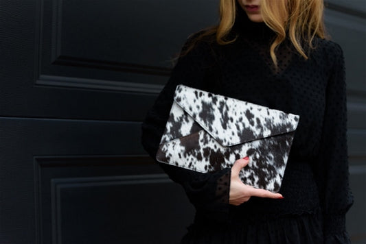 ENV02 Cowhide envelope clutch Black