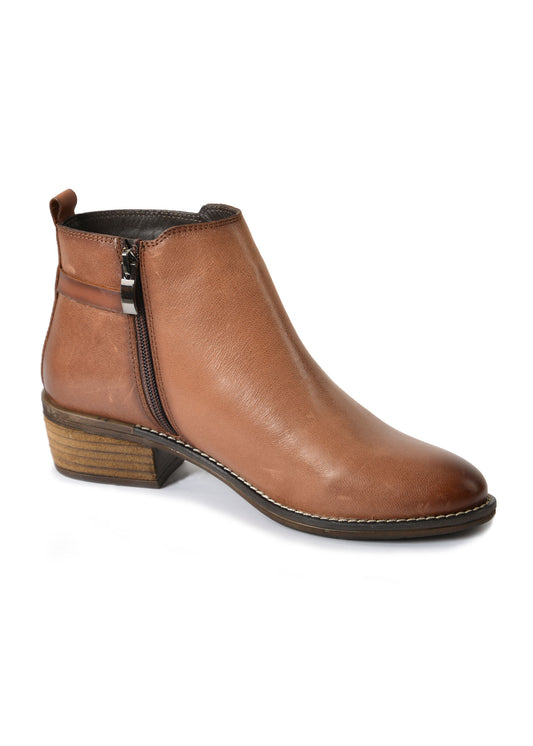 T3W28418 Thomas Cook Epsom Brown Boot