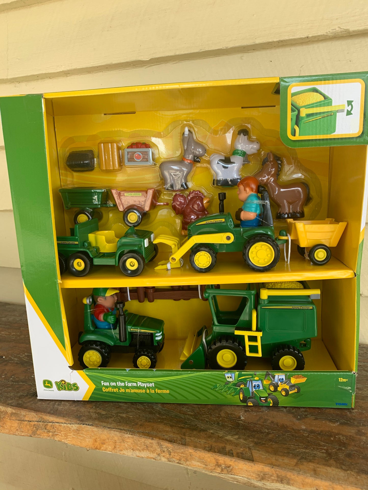 TBEK34984 John Deere Fun on the Farm Playset