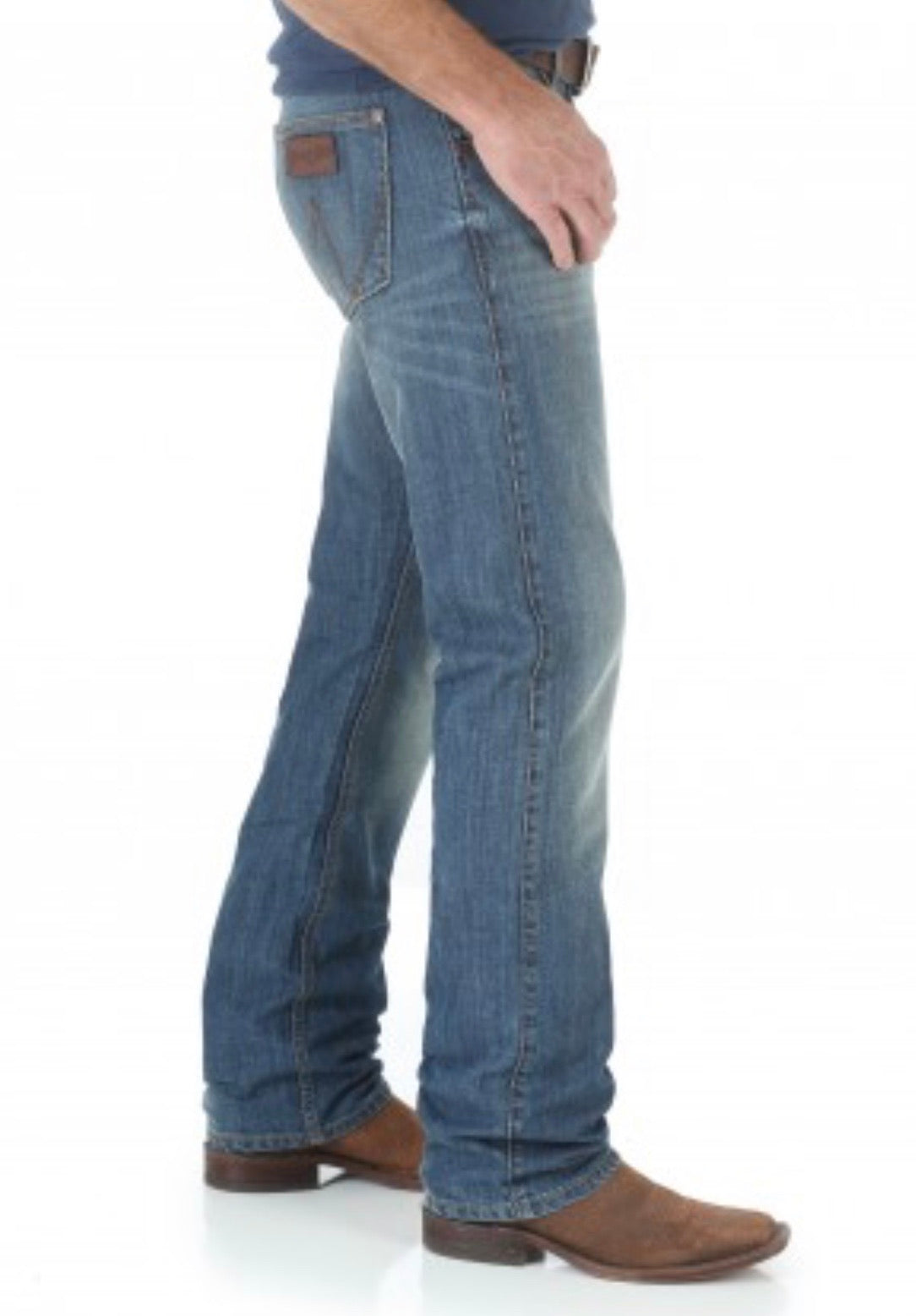 WLT88CW Wrangler Mens Retro Slim Straight Jean 34’ leg
